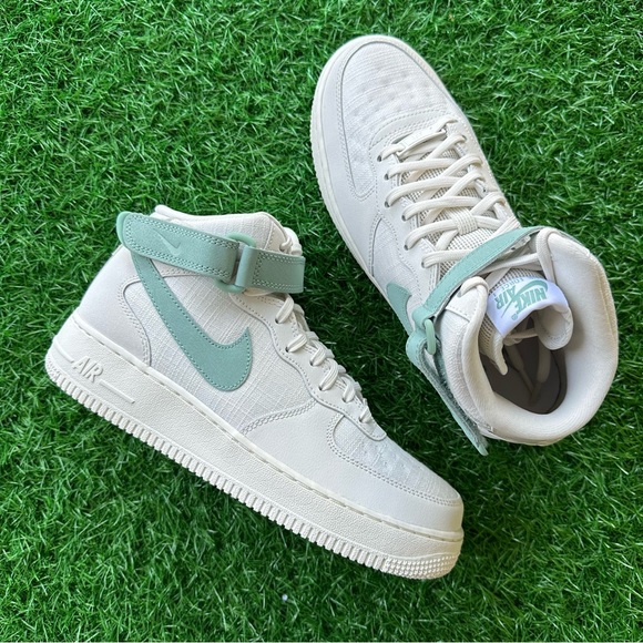 Nike Air Force 1 ‘07 Mid - Picture 8 of 10